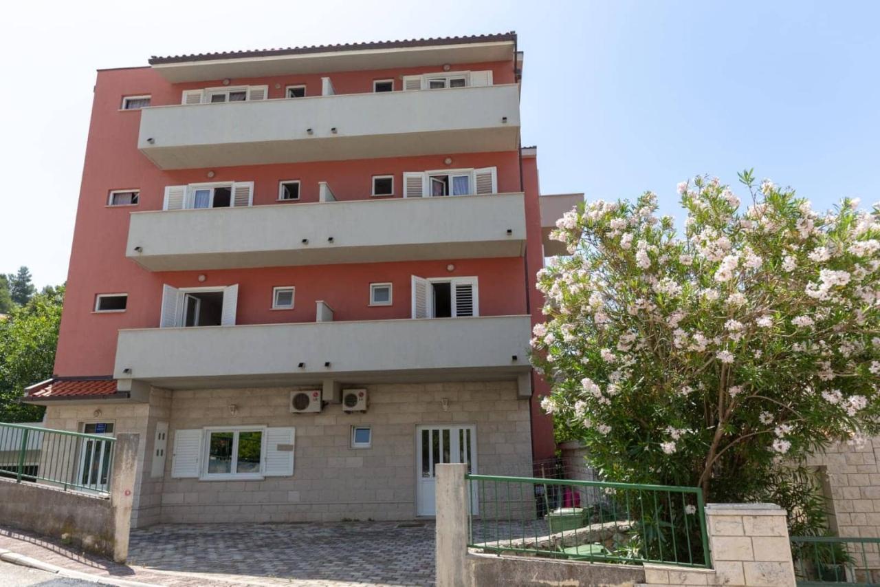 Apartments Elena Tučepi Exterior foto
